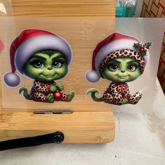 Mama Grinch Christmas - Picture 2 of 2